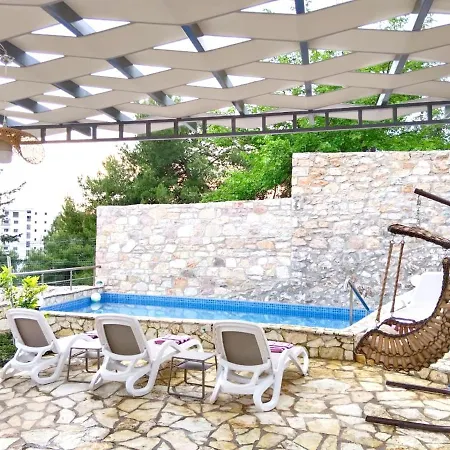 Dolce Vita Villa *